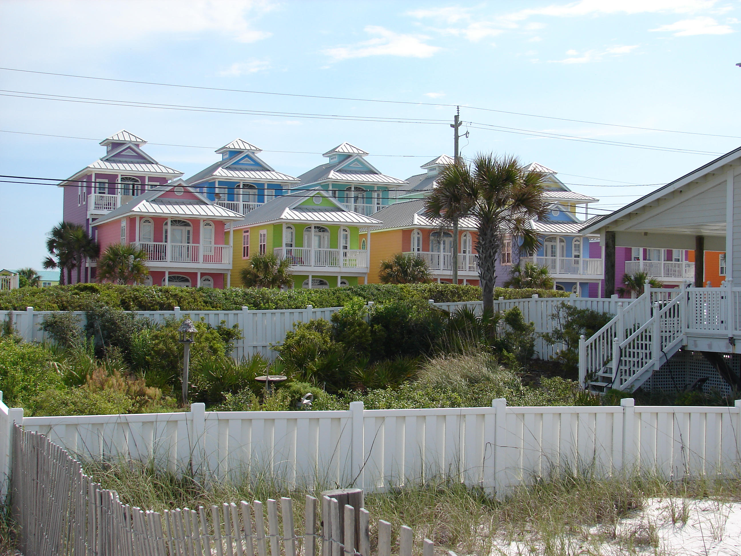 SUMMER TOWNE - Residential