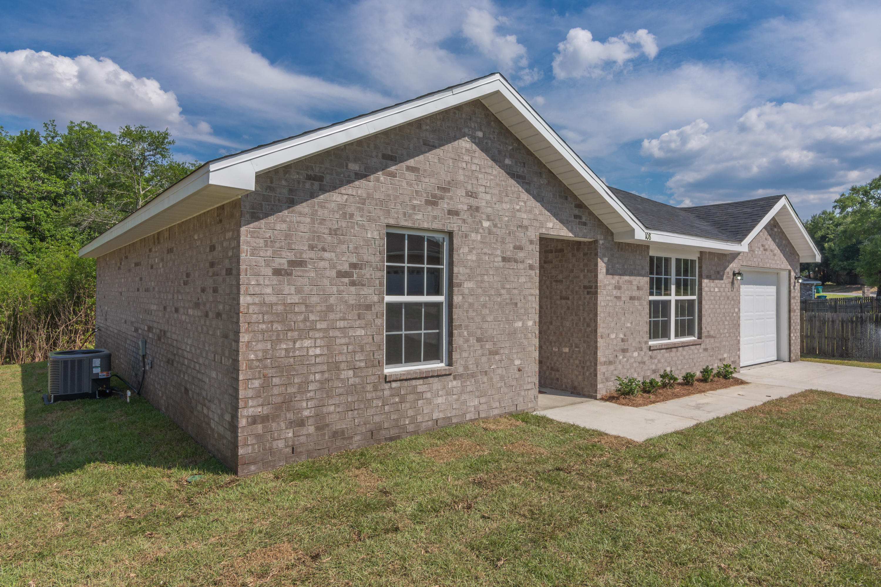 TRAILWOOD ESTATES - Residential