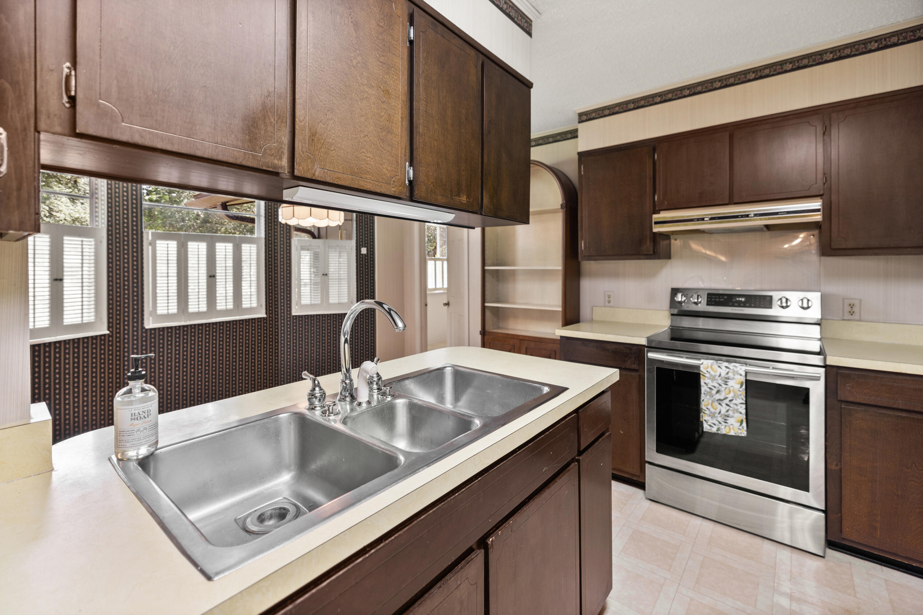 ROCKY BAYOU COUNTRY CLUB ESTATES 1 - Residential