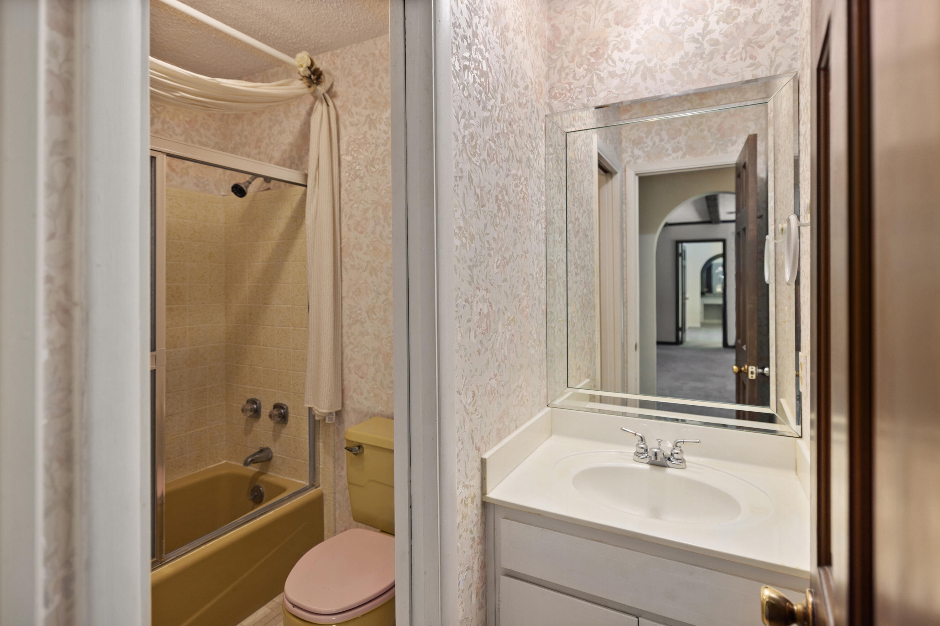 ROCKY BAYOU COUNTRY CLUB ESTATES 1 - Residential