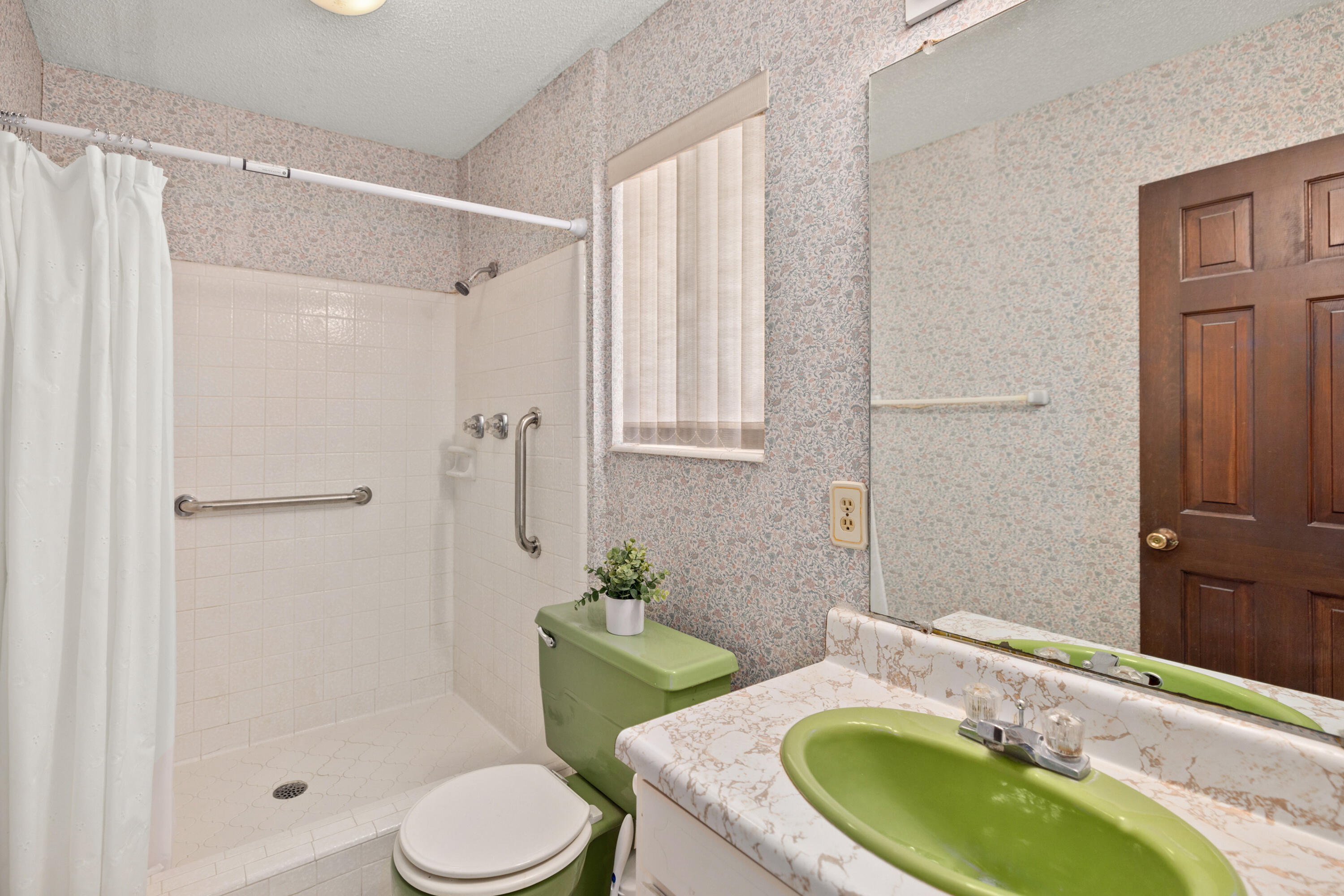 ROCKY BAYOU COUNTRY CLUB ESTATES 1 - Residential