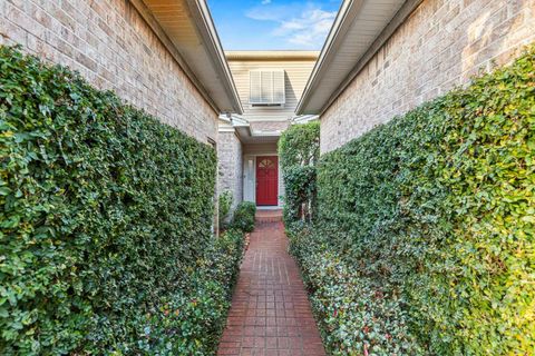 A home in Fort Walton Beach