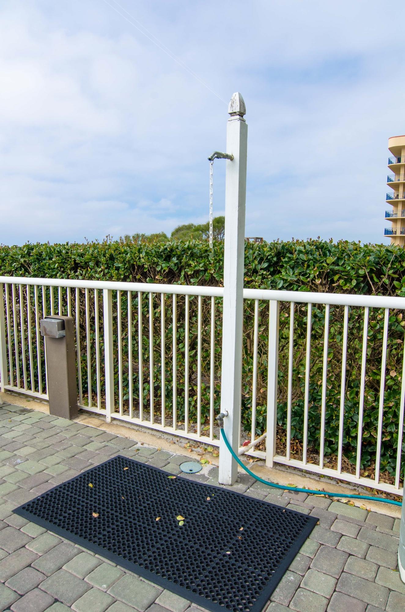 WATERS EDGE - Residential