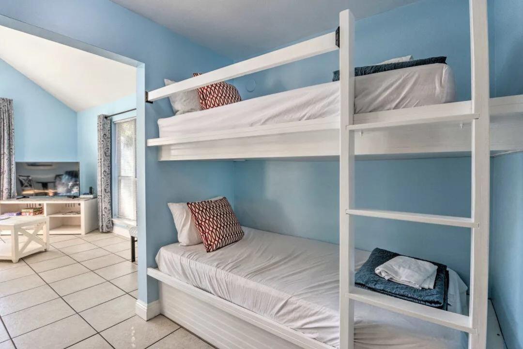 NANTUCKET COTTAGES - Residential