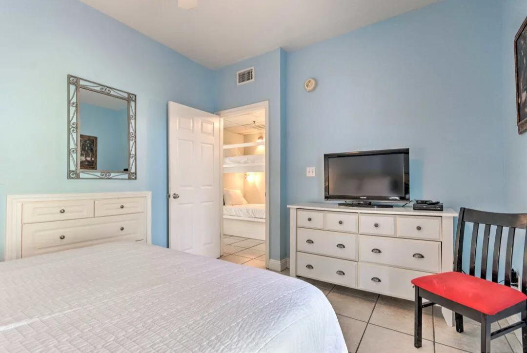 NANTUCKET COTTAGES - Residential