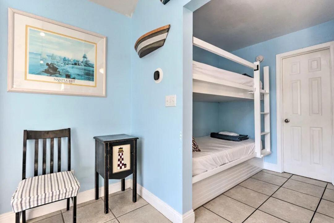 NANTUCKET COTTAGES - Residential