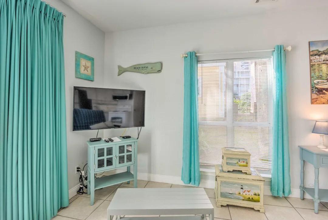 NANTUCKET COTTAGES - Residential