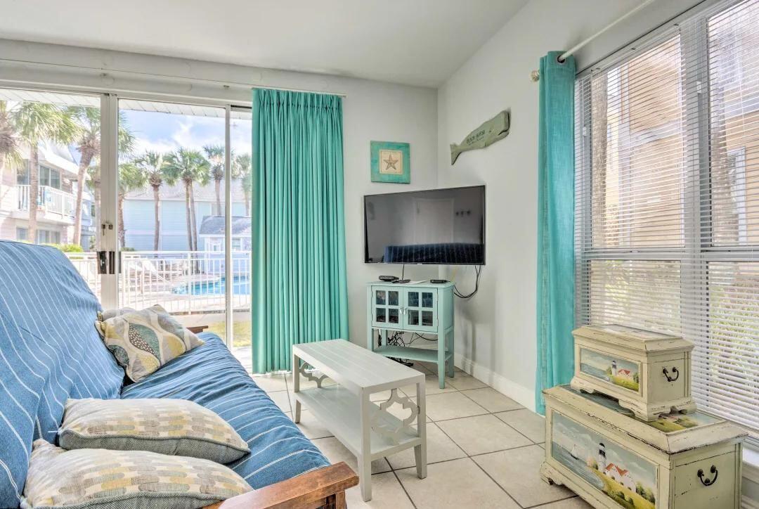 NANTUCKET COTTAGES - Residential