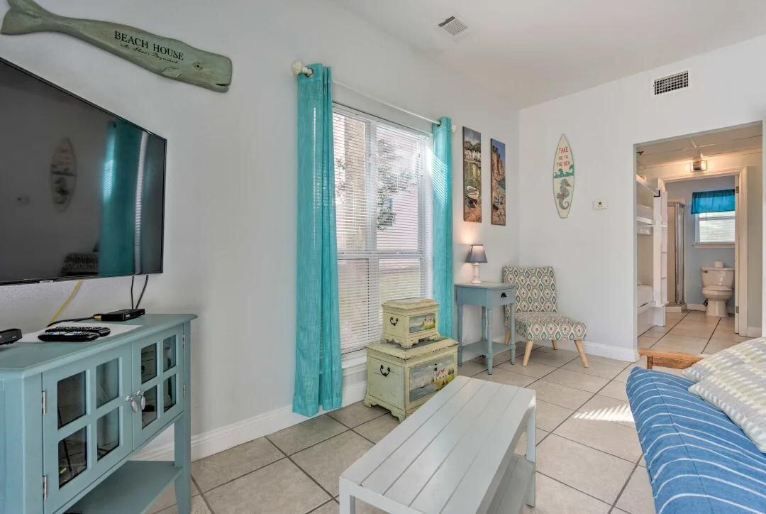 NANTUCKET COTTAGES - Residential