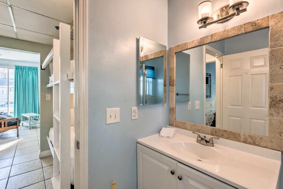 NANTUCKET COTTAGES - Residential