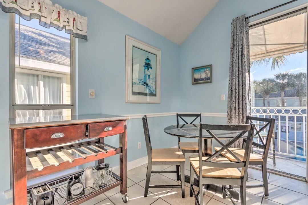 NANTUCKET COTTAGES - Residential