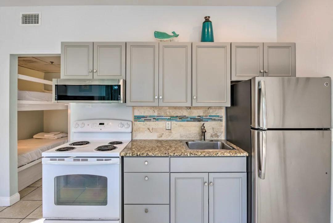 NANTUCKET COTTAGES - Residential