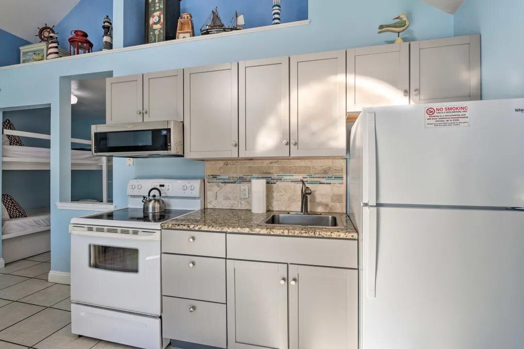 NANTUCKET COTTAGES - Residential