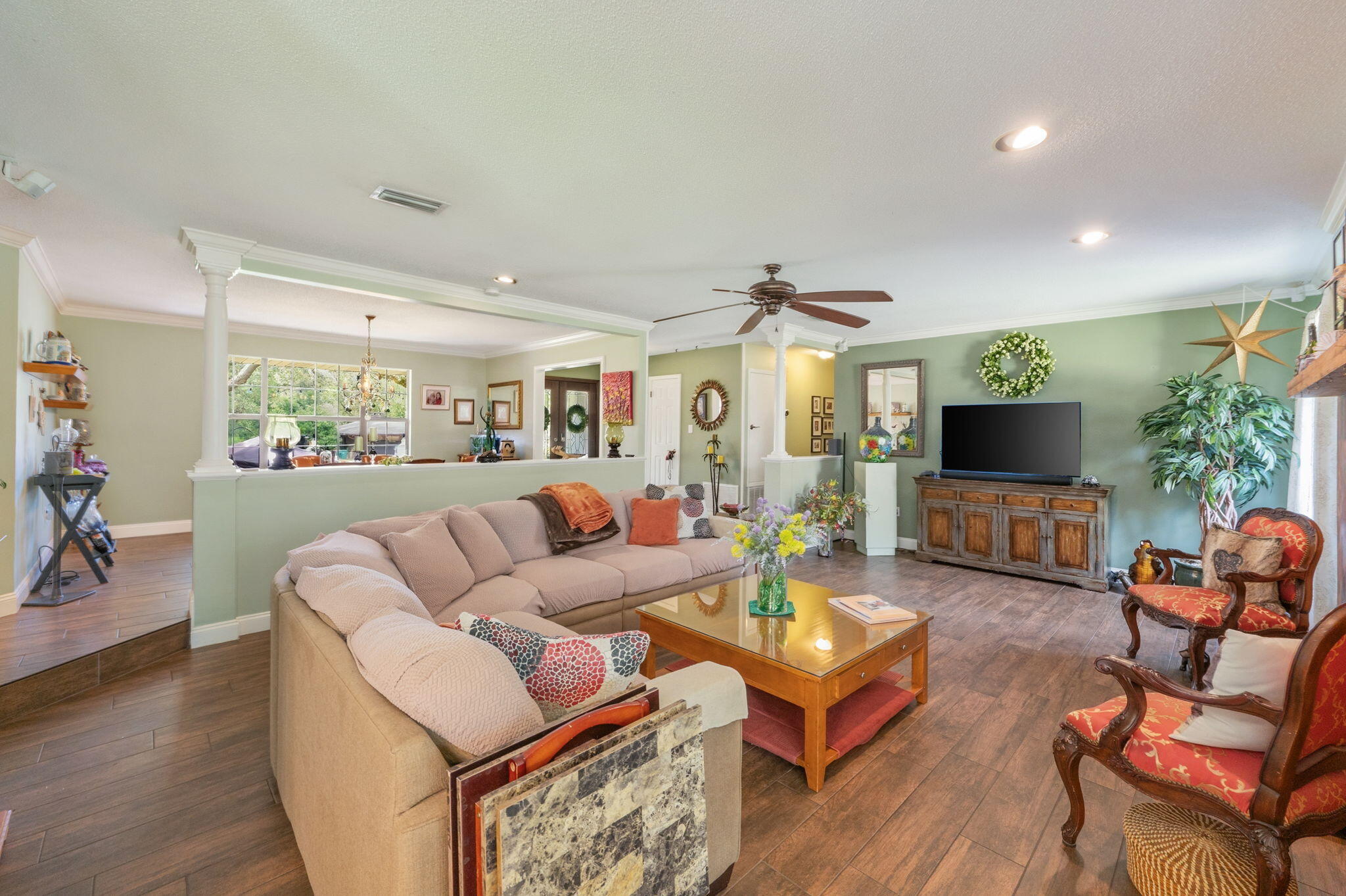 LES CHATEAU - Residential