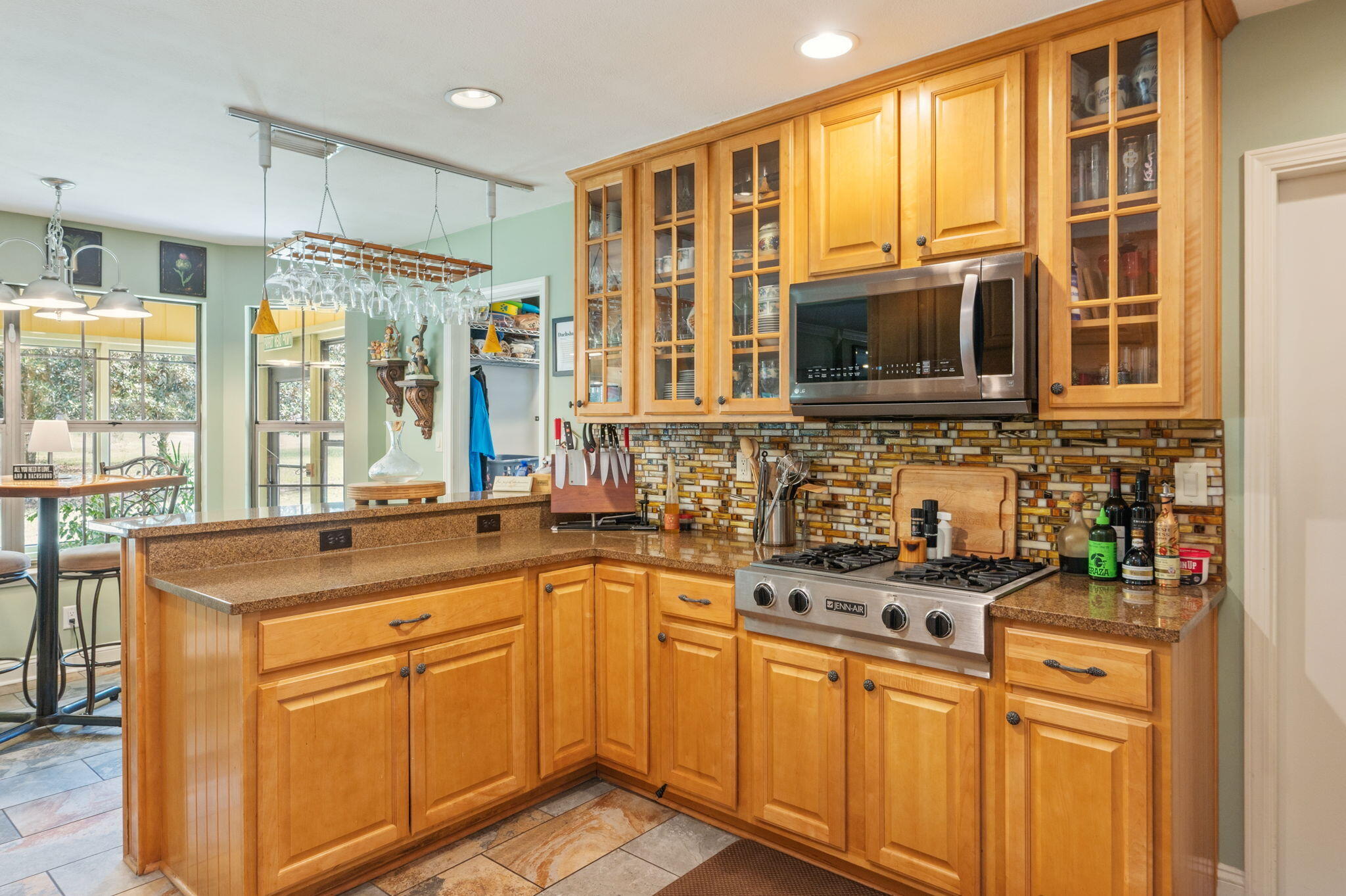 LES CHATEAU - Residential