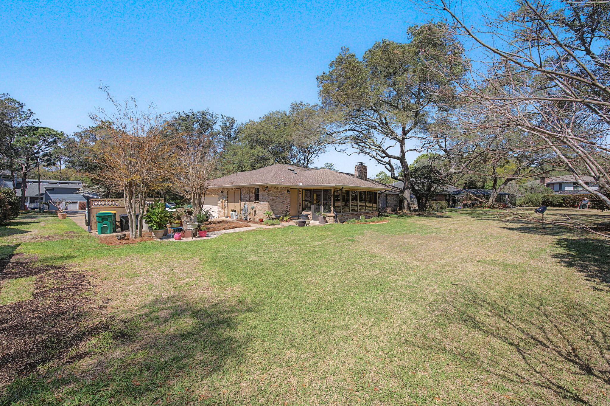 LES CHATEAU - Residential