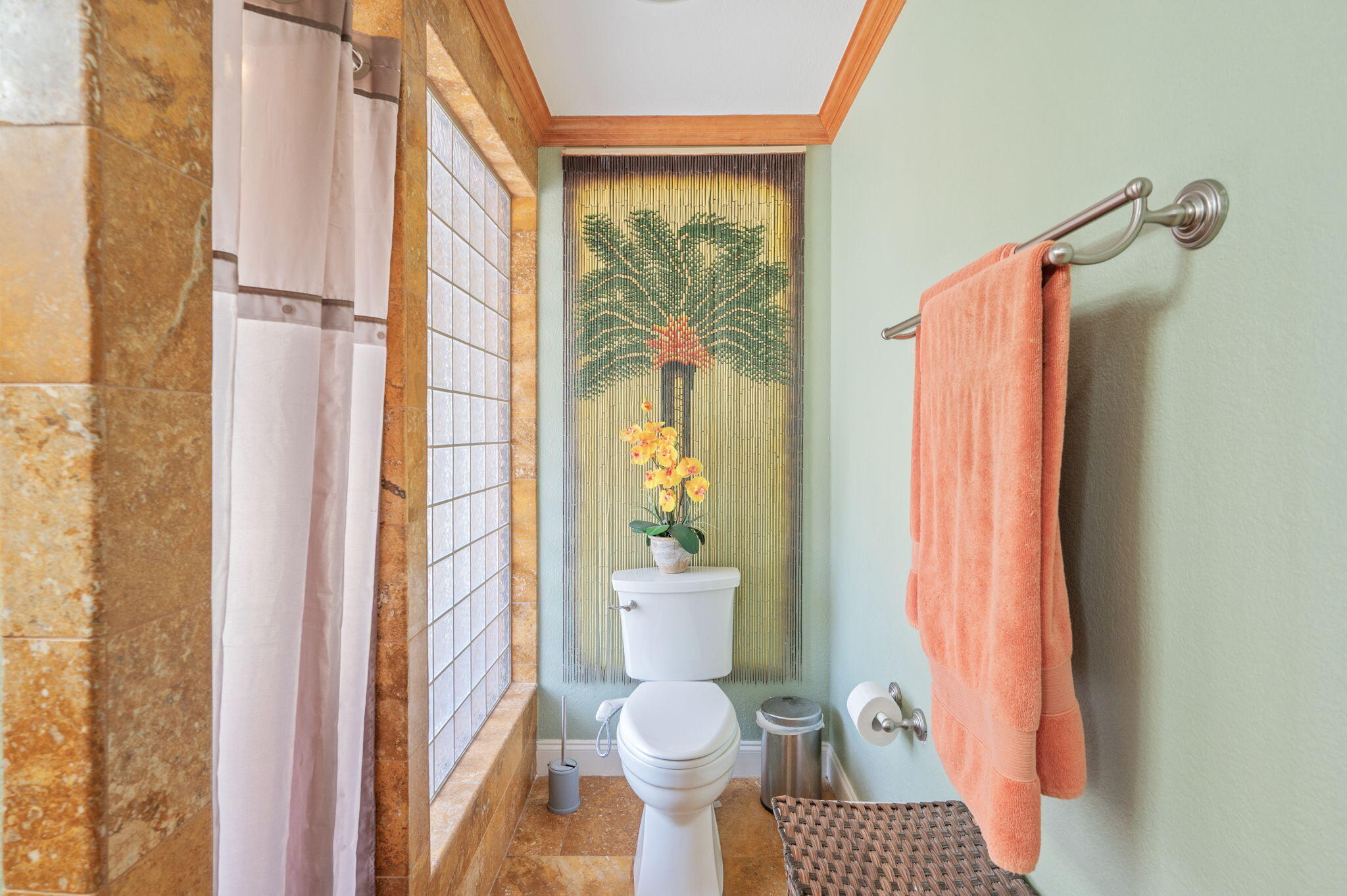 LES CHATEAU - Residential