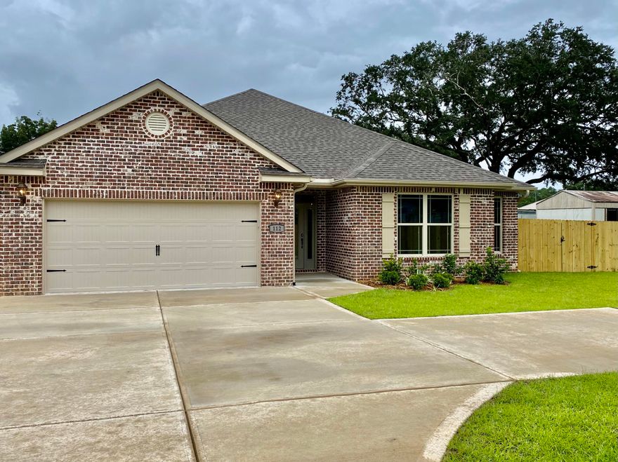 Welcome home to this beautiful 3
bedroom 2 bath home centrally located to Airforce Bases, Shopping, Restaurants, and the white sandy beaches of the Emerald Coast.   As you enter this fabulous home you will enjoy the beautiful spacious living room with tray ceilings open to the kitchen that has beautiful kitchen cabinetry, spacious granite countertops and breakfast bar for those family gatherings.   The master bedroom offers tray ceilings with crown molding and a beautiful master bath with marble garden tub and separate shower and separate granite vanities. Check out the back yard for those family barbecues and awesome porch!! Make this fabulous home yours today.  Buyer to verify all areas of importance including but not limited to room sizes, zoning, etc.