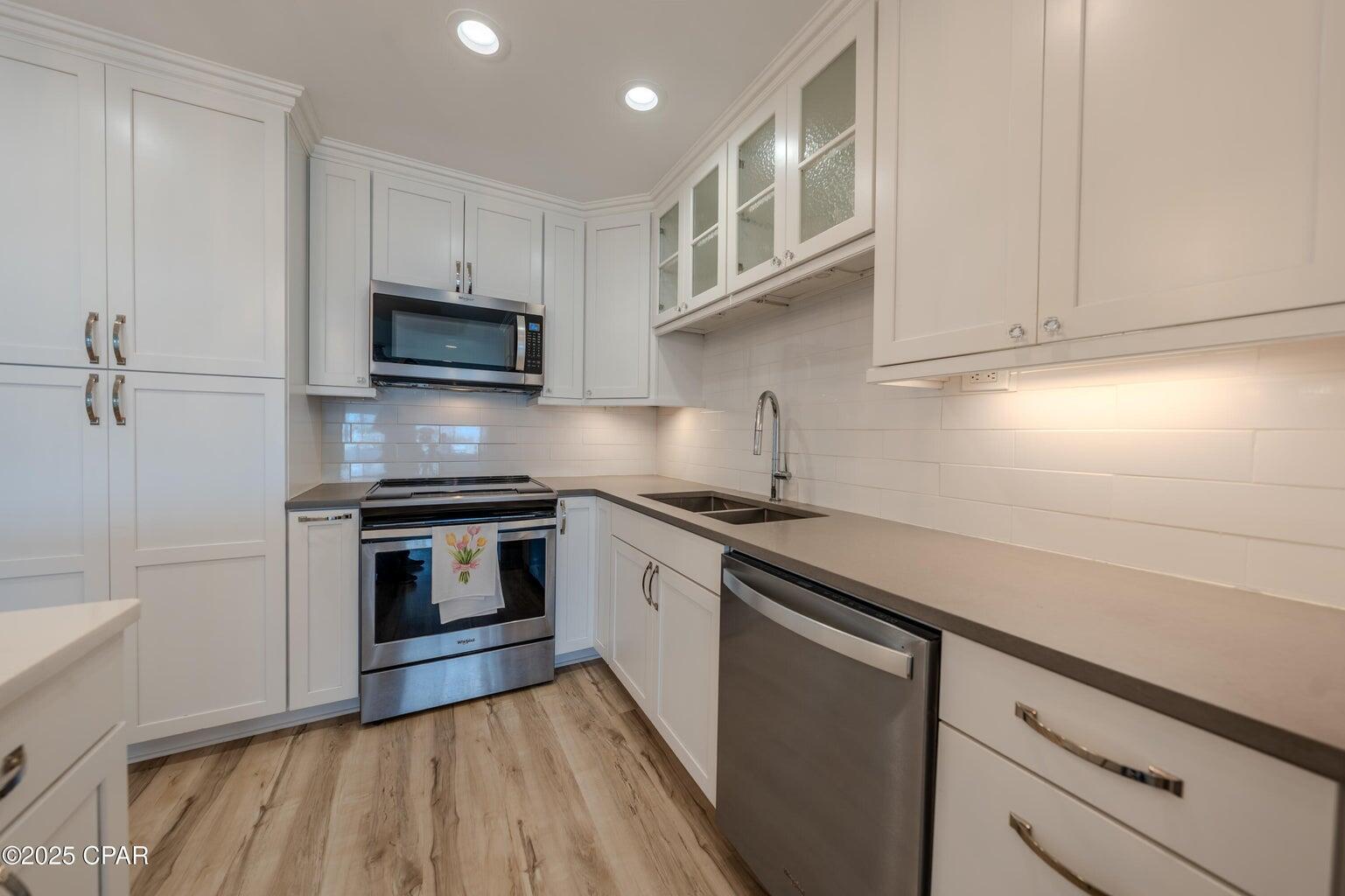 Bay Point Harbour Villa - Residential
