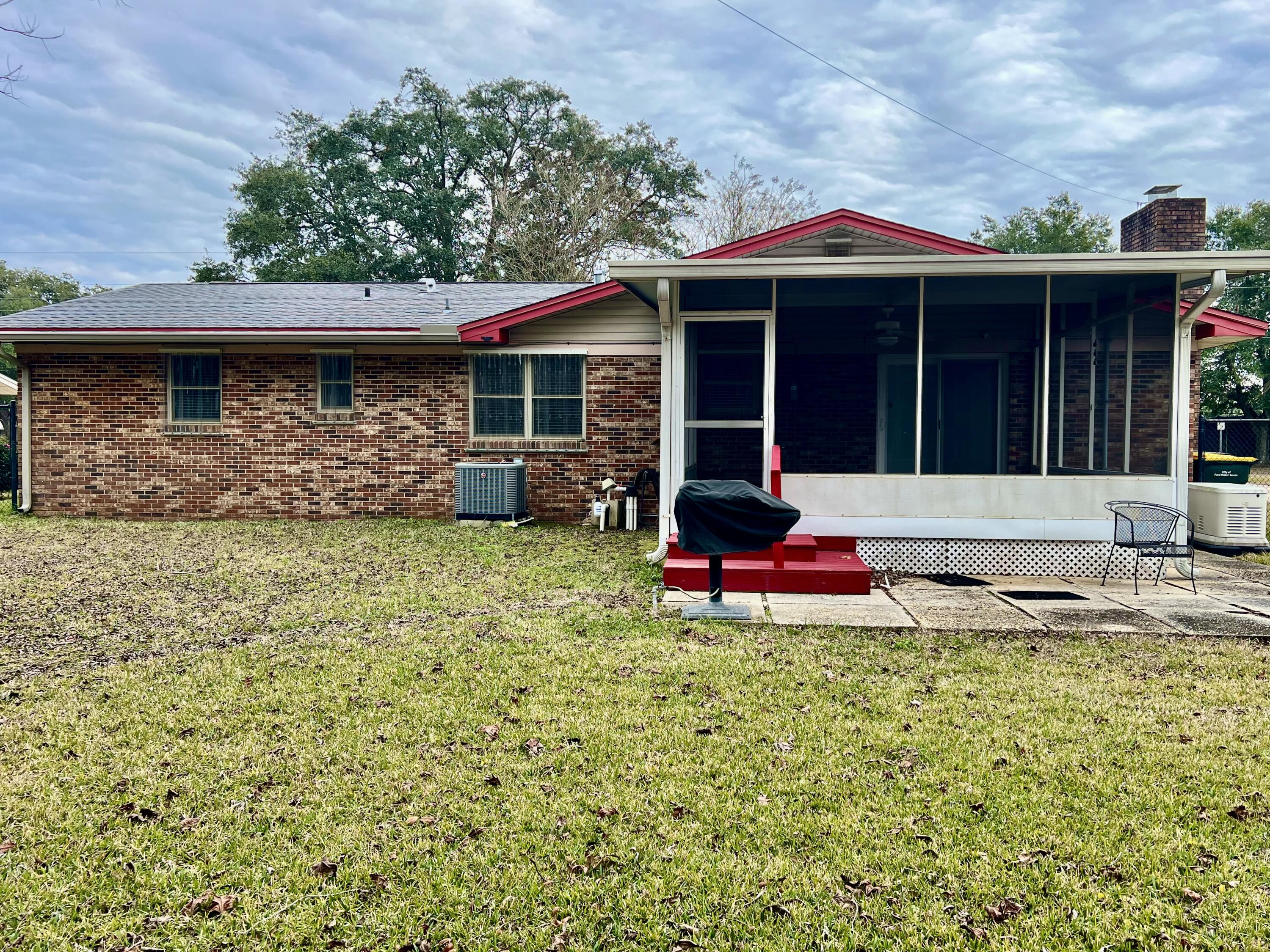 ELLIOTTS POINT - Residential