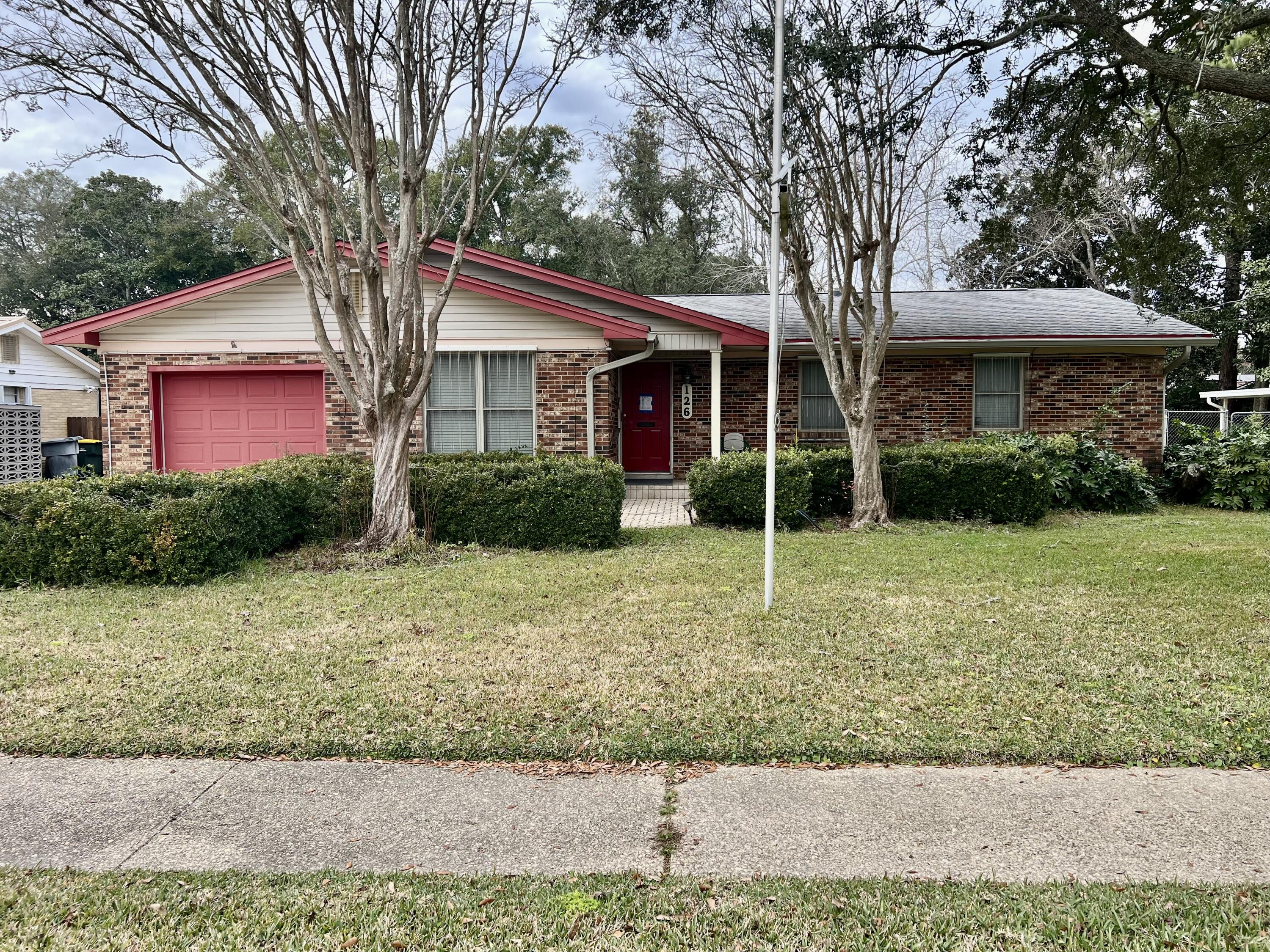 ELLIOTTS POINT - Residential