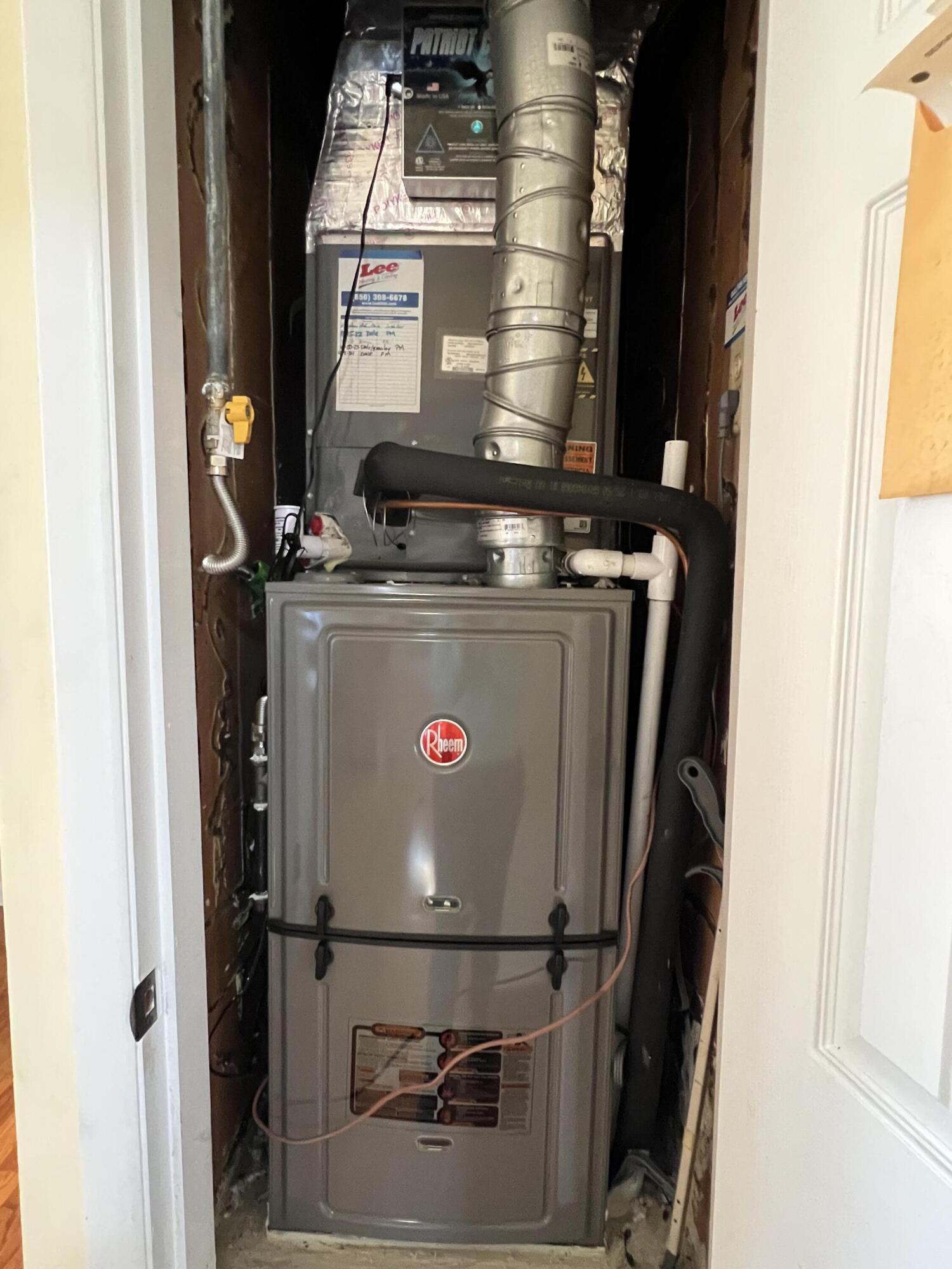 ELLIOTTS POINT - Residential