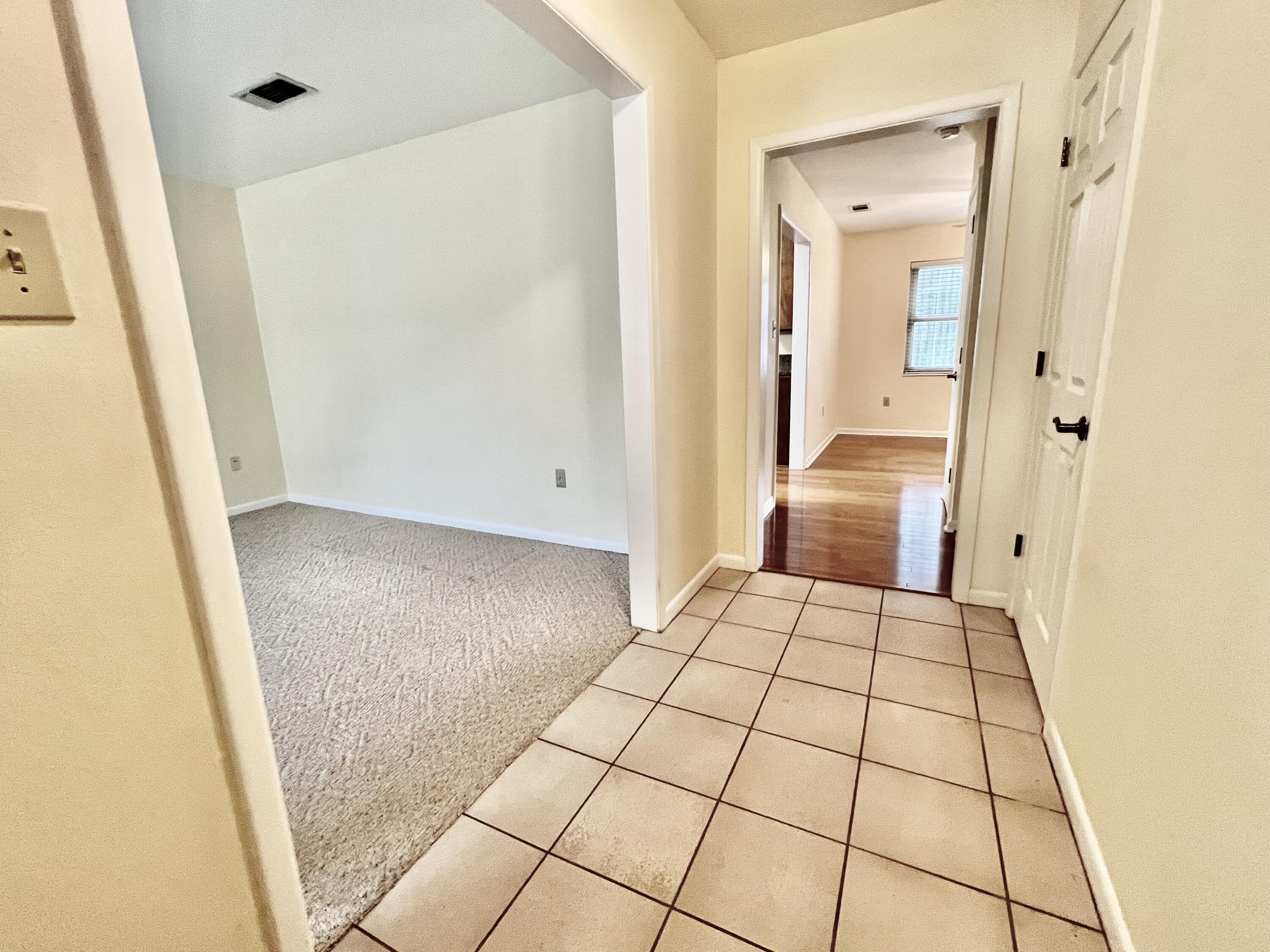 ELLIOTTS POINT - Residential