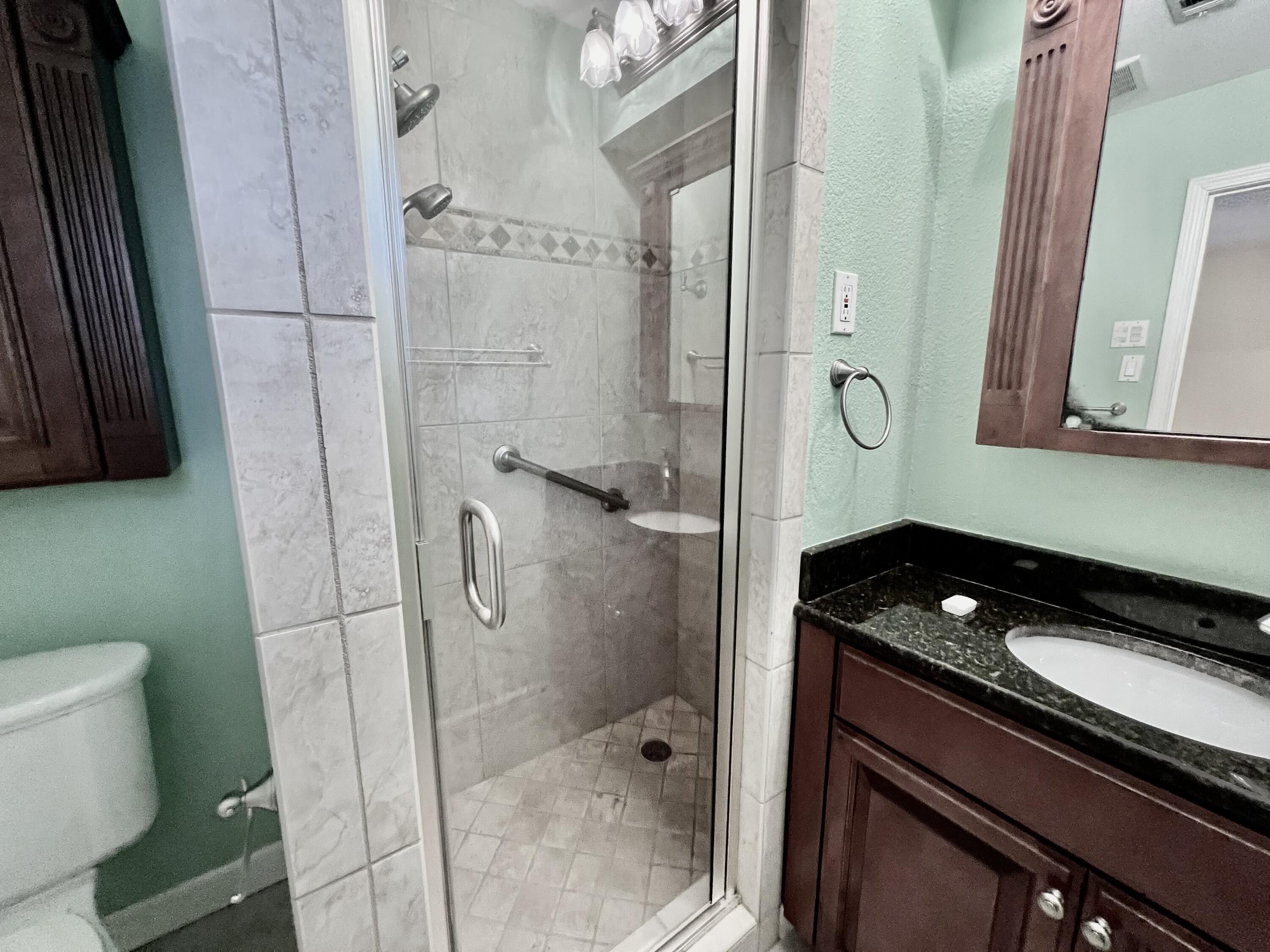 ELLIOTTS POINT - Residential