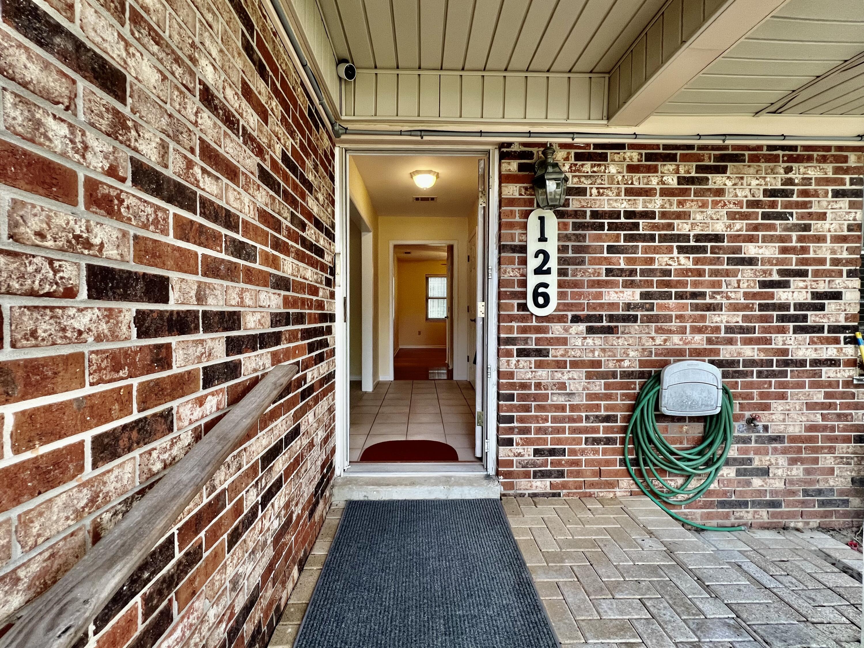 ELLIOTTS POINT - Residential