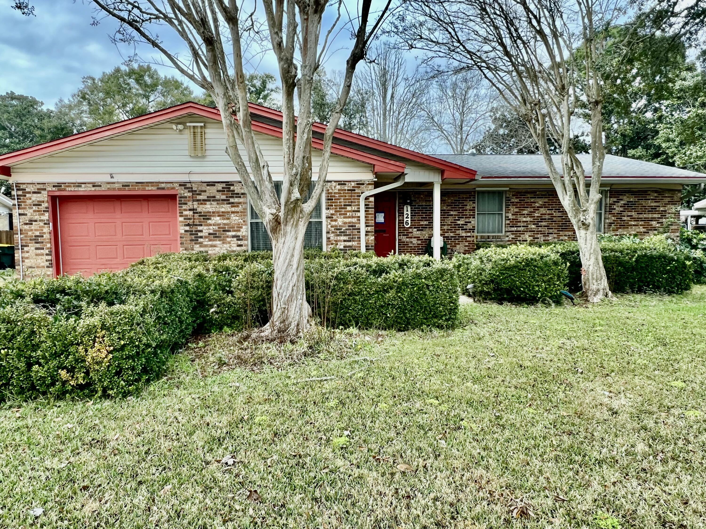 ELLIOTTS POINT - Residential