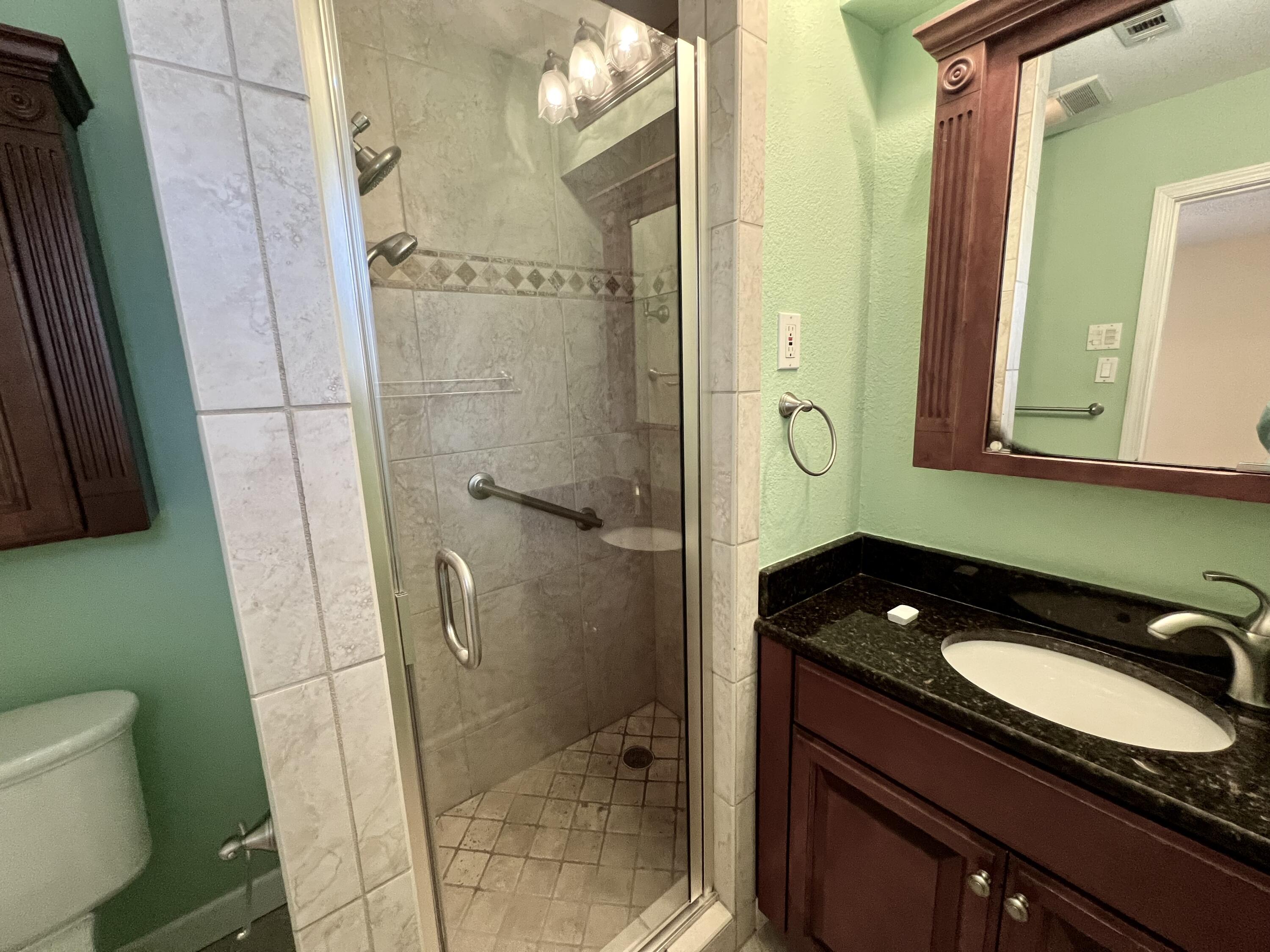 ELLIOTTS POINT - Residential