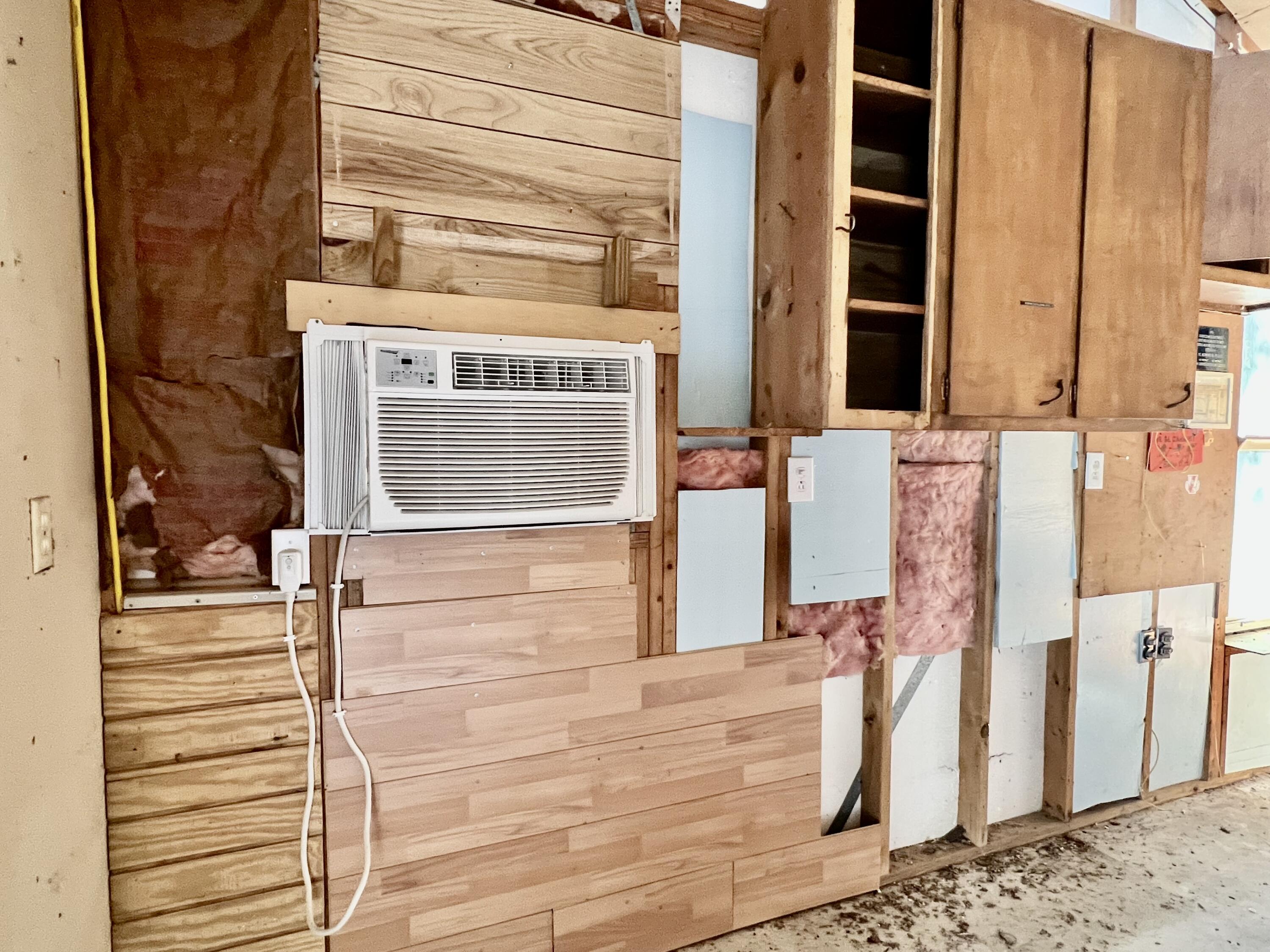 ELLIOTTS POINT - Residential