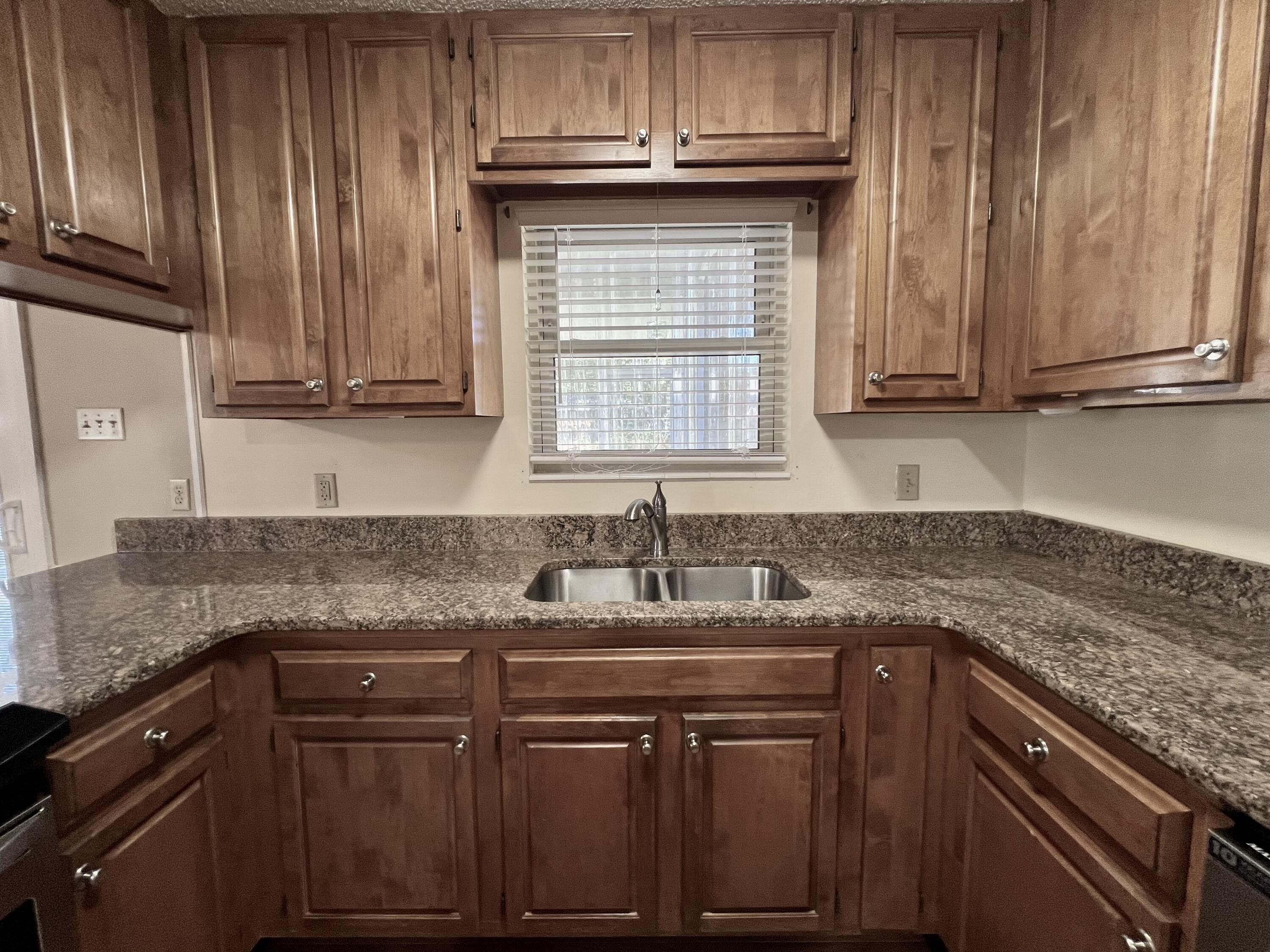 ELLIOTTS POINT - Residential