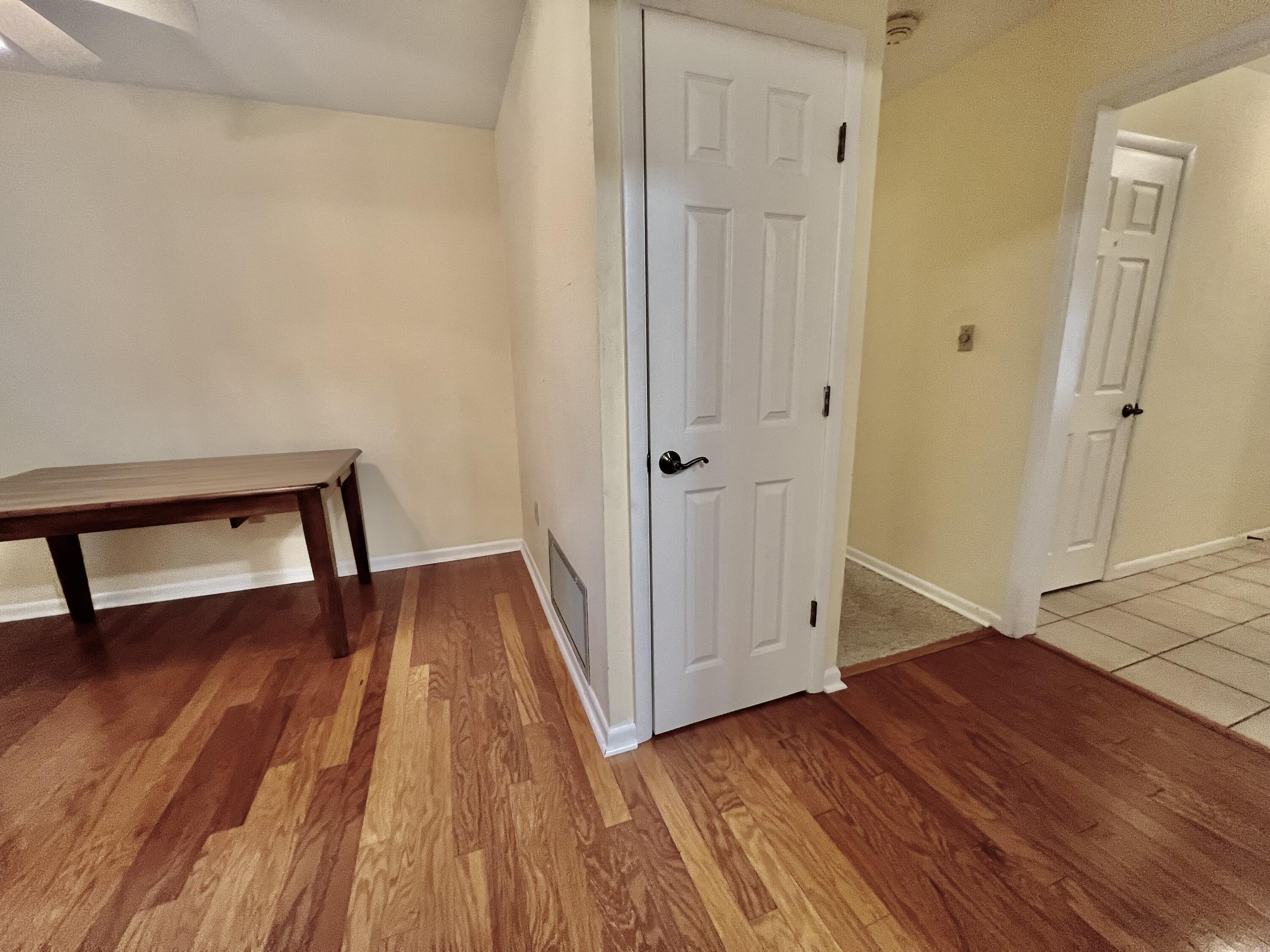 ELLIOTTS POINT - Residential