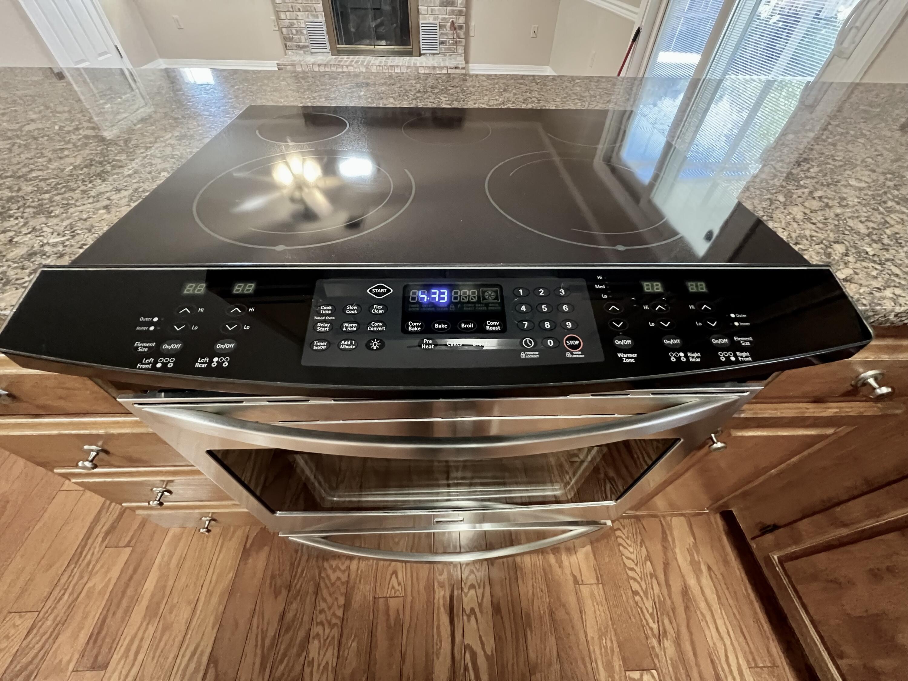 ELLIOTTS POINT - Residential