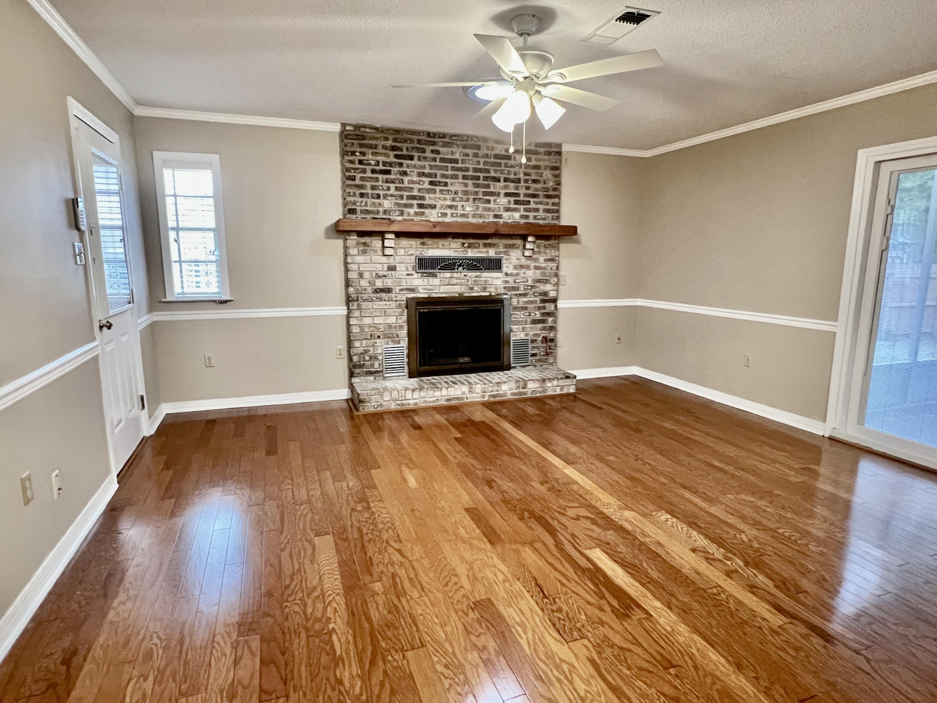 ELLIOTTS POINT - Residential