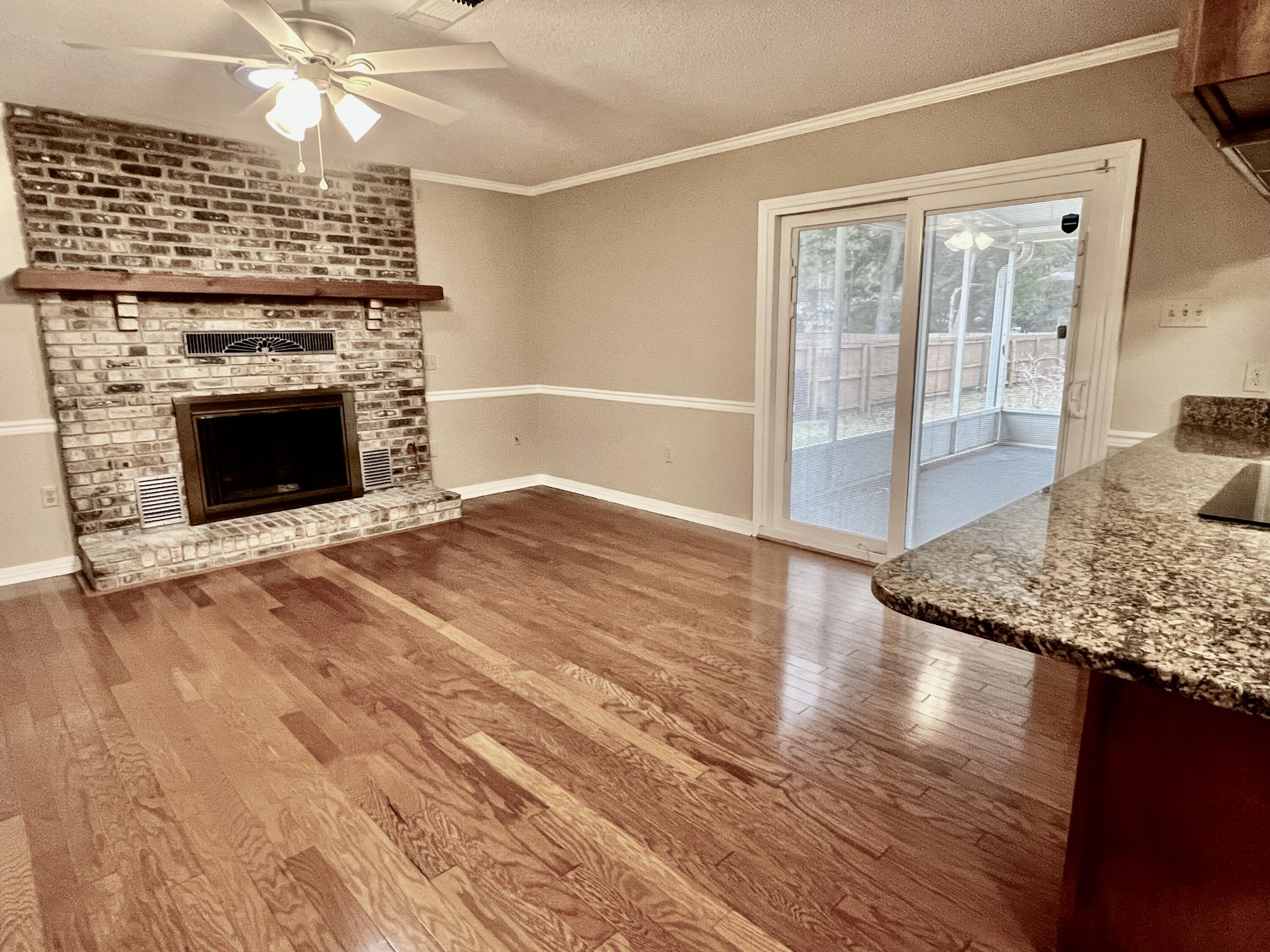 ELLIOTTS POINT - Residential