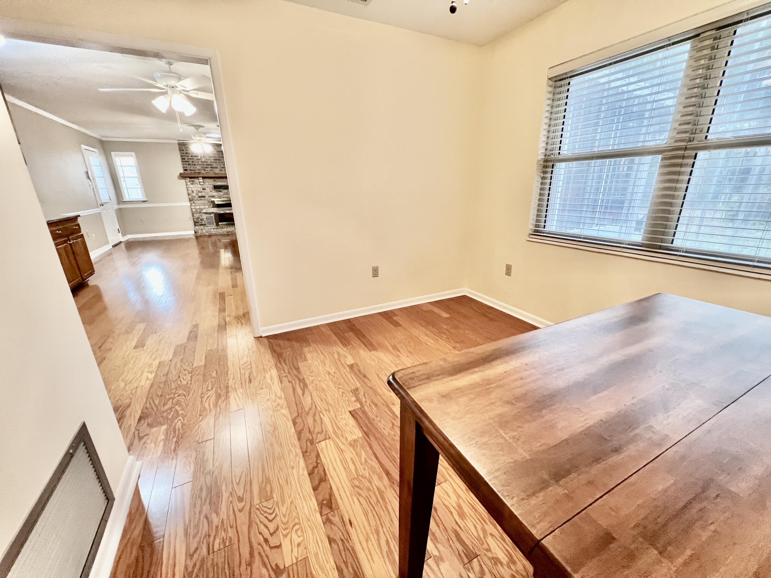 ELLIOTTS POINT - Residential