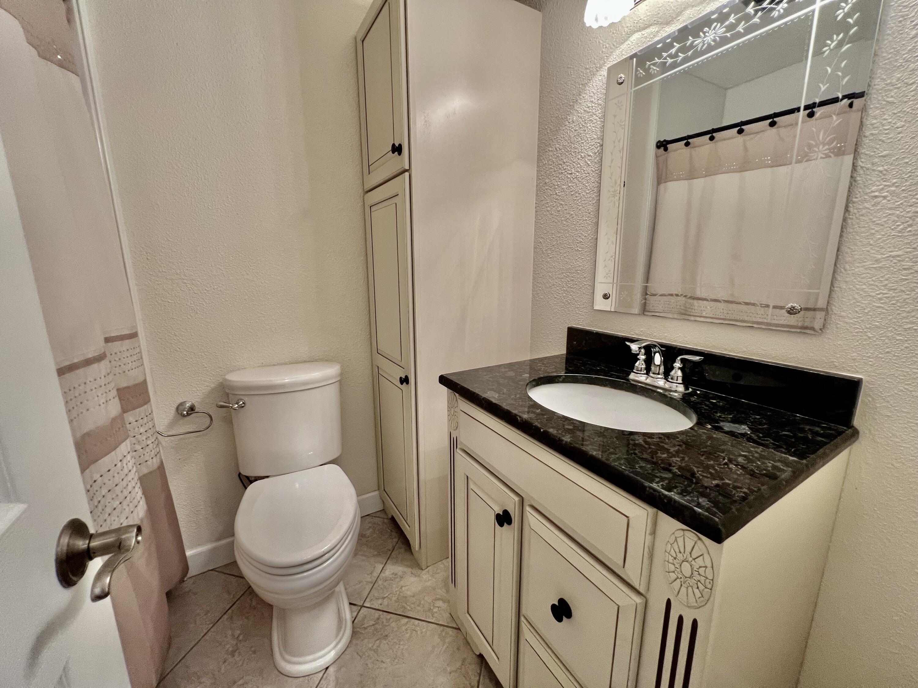 ELLIOTTS POINT - Residential