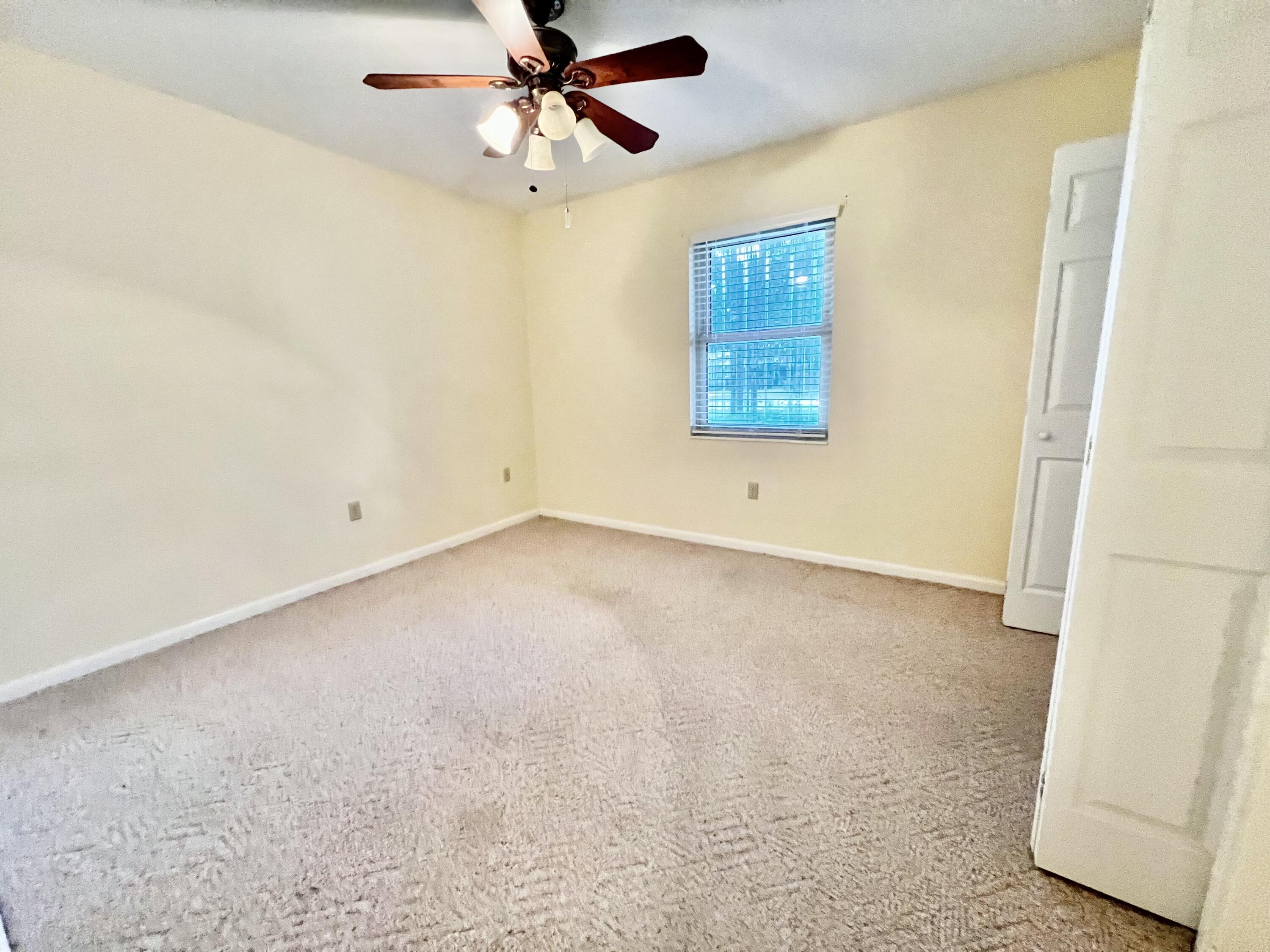 ELLIOTTS POINT - Residential