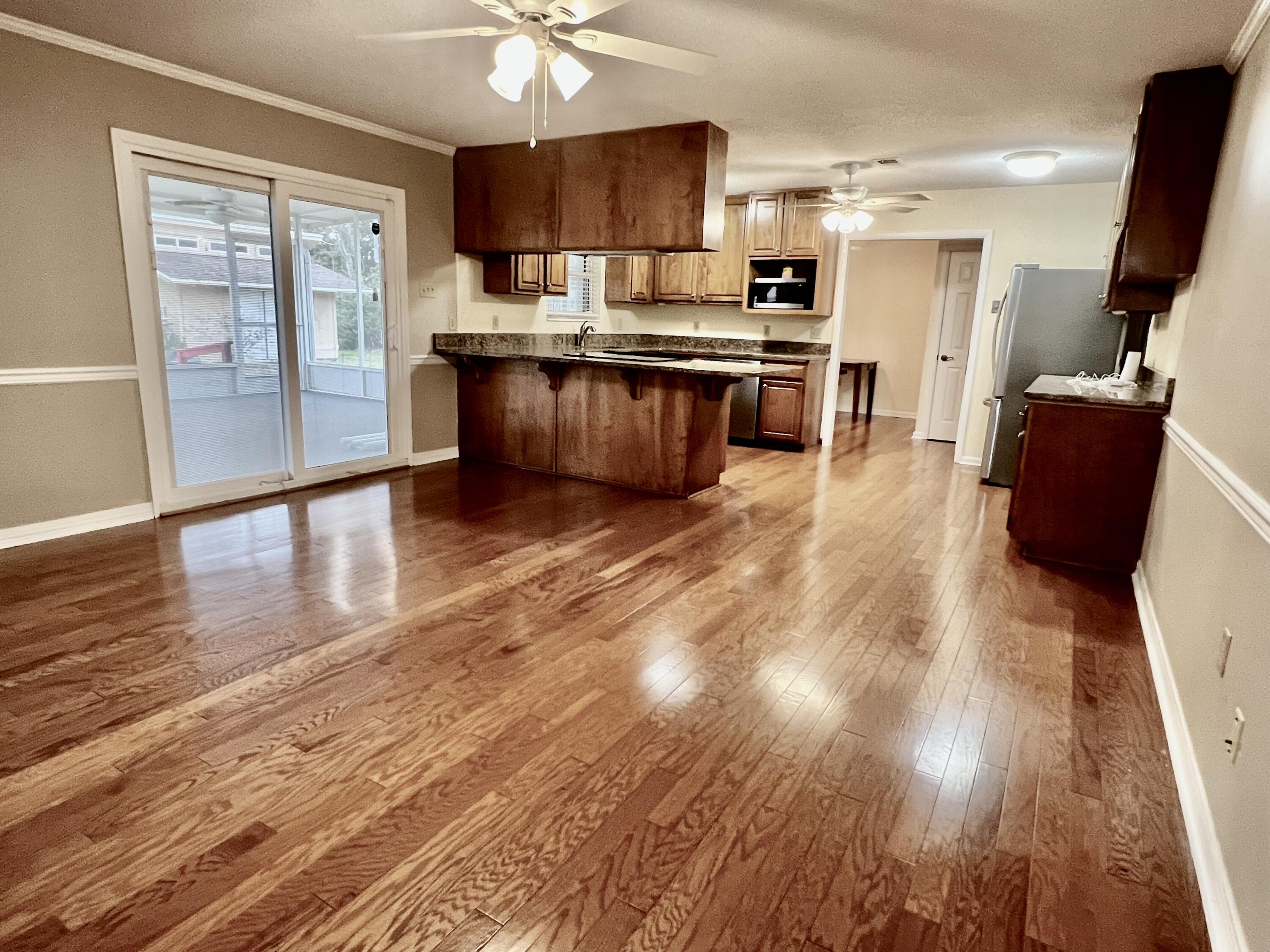 ELLIOTTS POINT - Residential