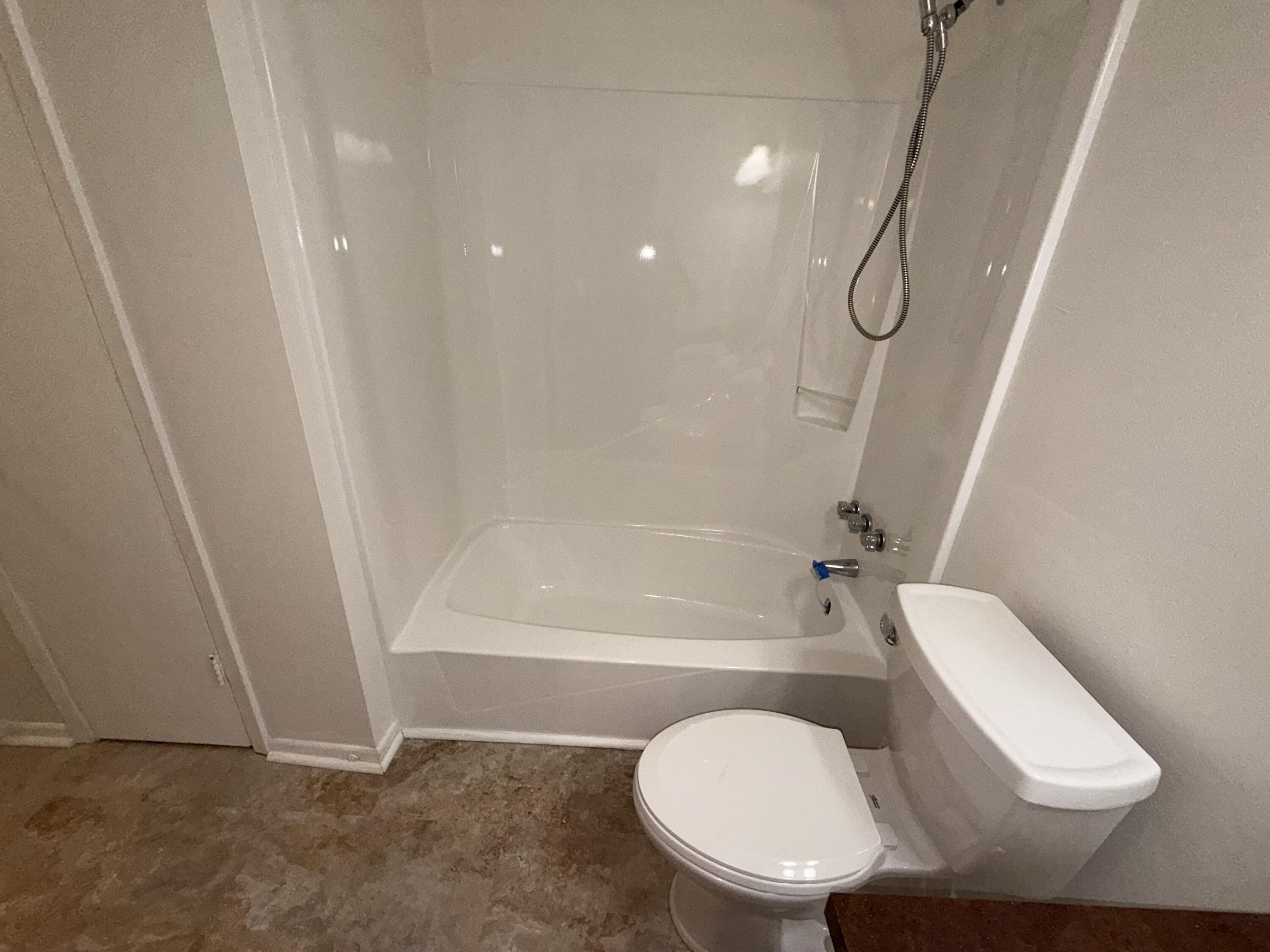 PINE MEADOWS 4TH ADDN - Residential Lease