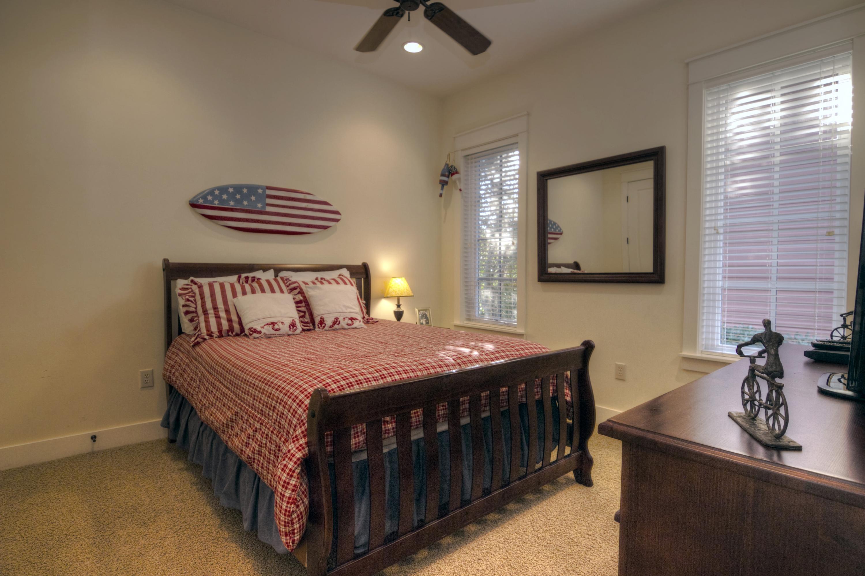 BUNGALOS AT SANDESTIN - Residential