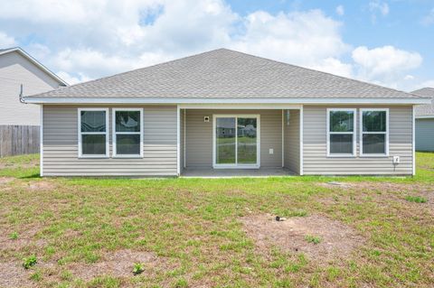 A home in DeFuniak Springs