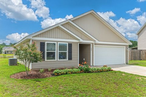 A home in DeFuniak Springs