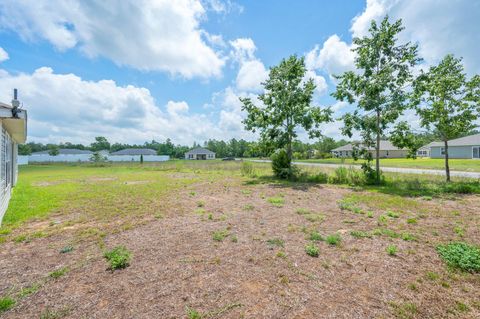 A home in DeFuniak Springs