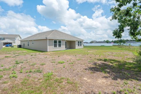 A home in DeFuniak Springs