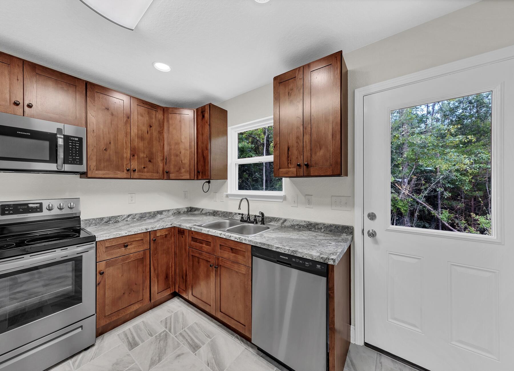 SOUTHVIEW ESTATES PH 2 - Residential Lease