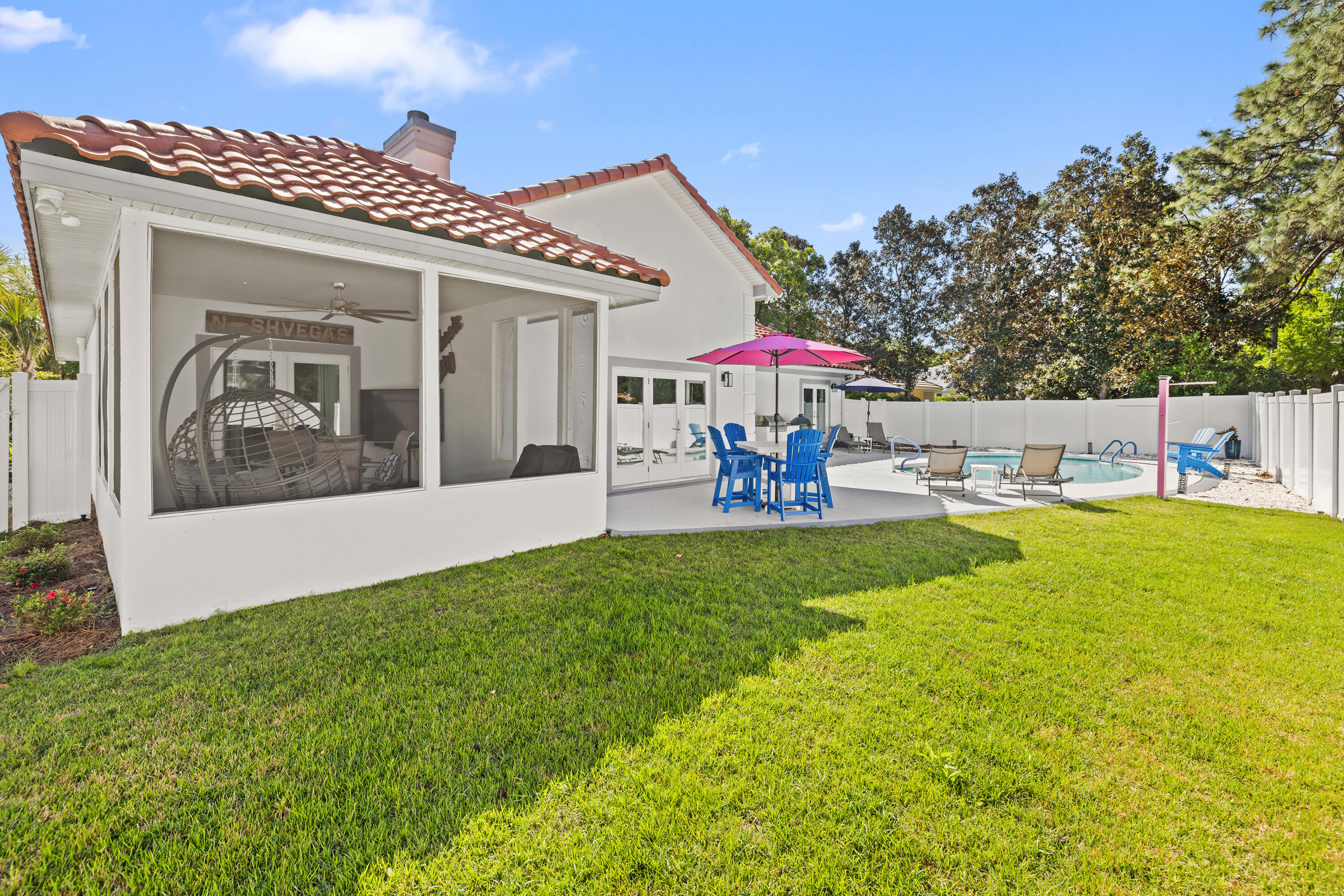 BAYTOWNE AVE EAST - Residential