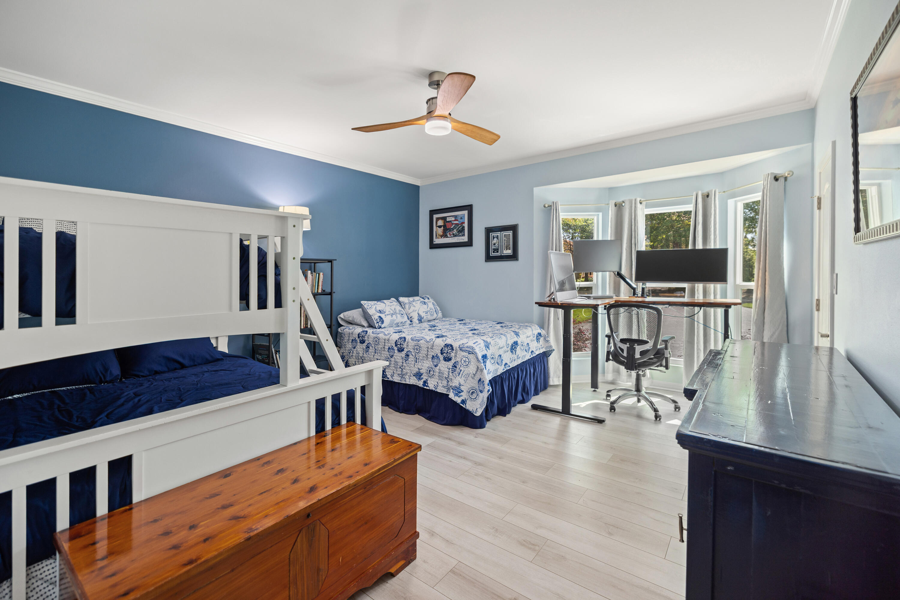 BAYTOWNE AVE EAST - Residential